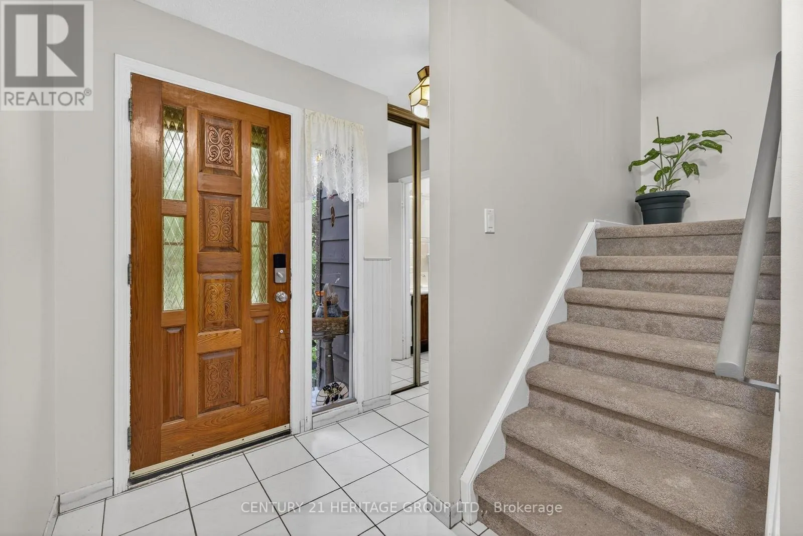 374 MAPLEGROVE AVENUE
