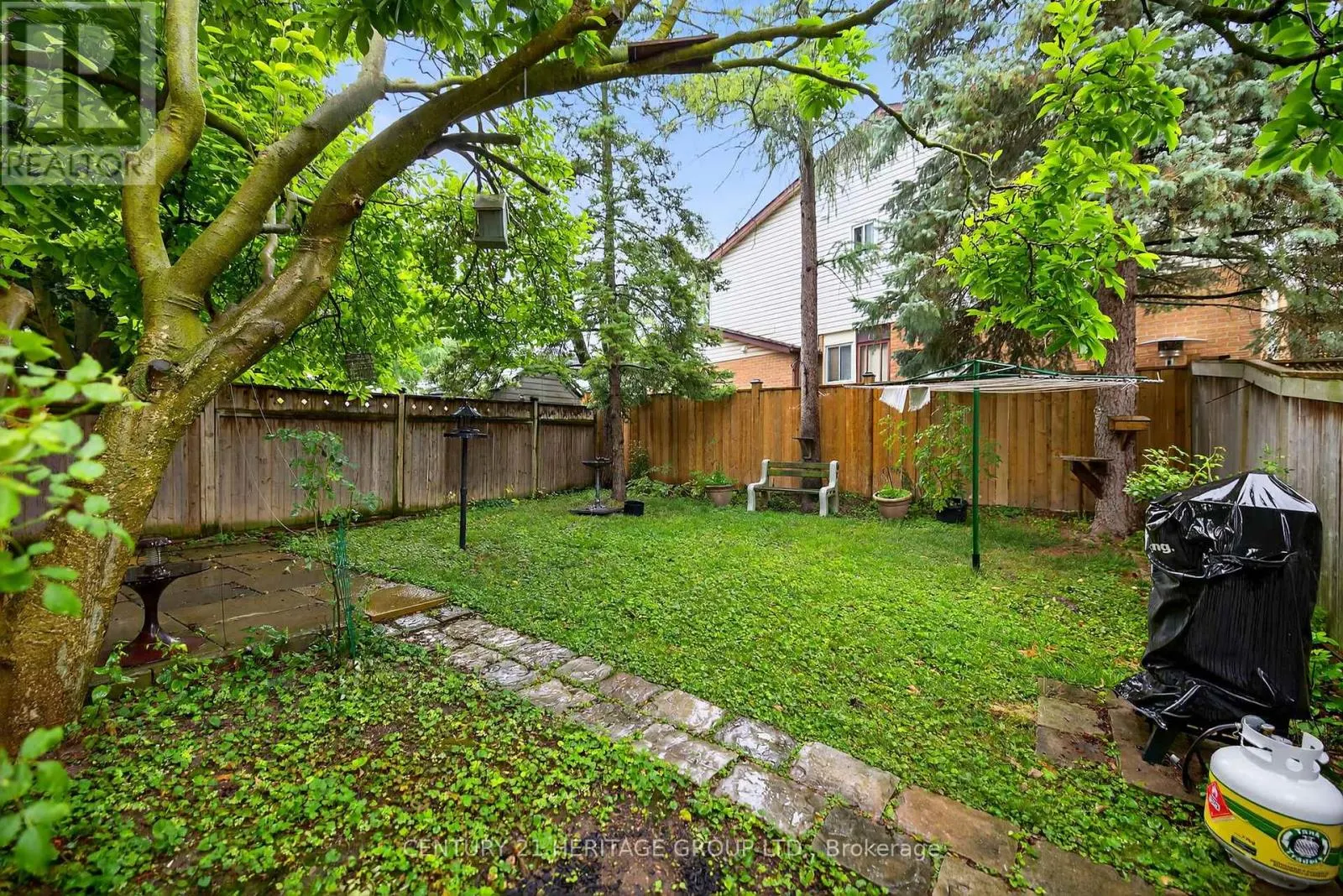 374 MAPLEGROVE AVENUE