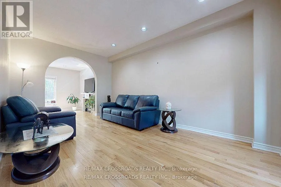 63 BAYNARDS LANE