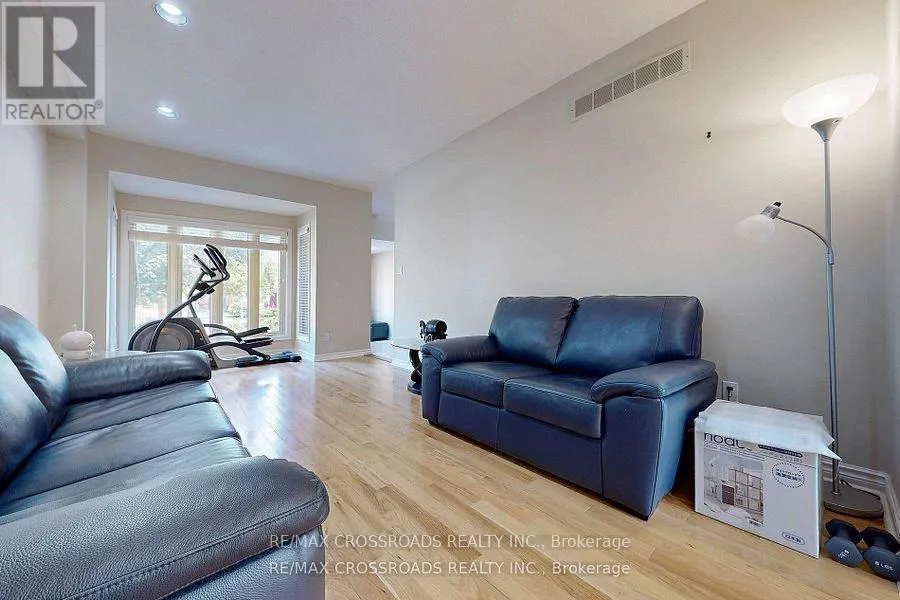 63 BAYNARDS LANE