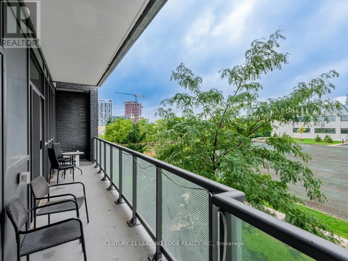 203 - 65 ONEIDA CRESCENT