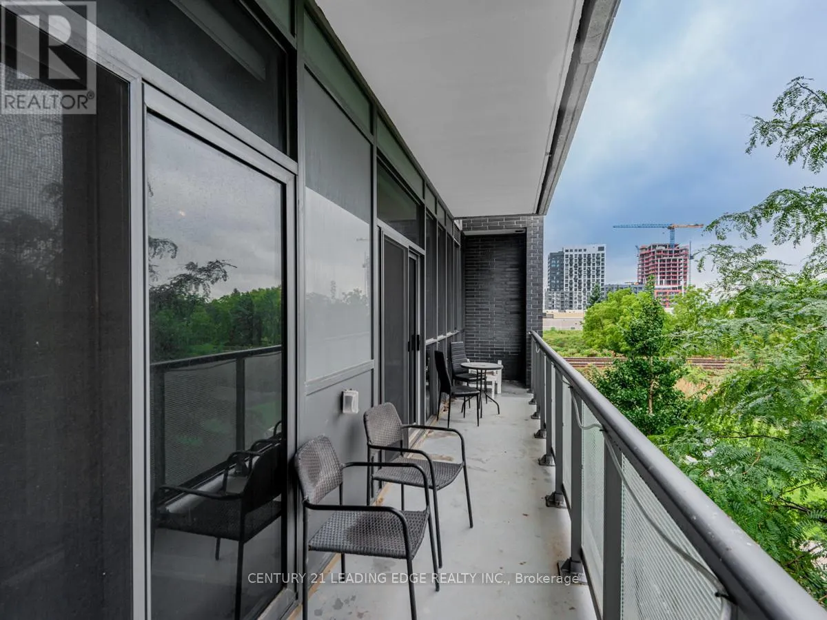 203 - 65 ONEIDA CRESCENT