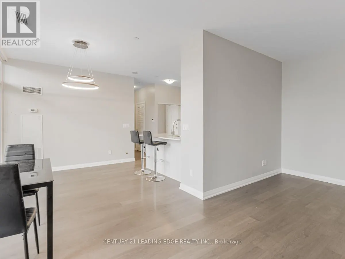 203 - 65 ONEIDA CRESCENT