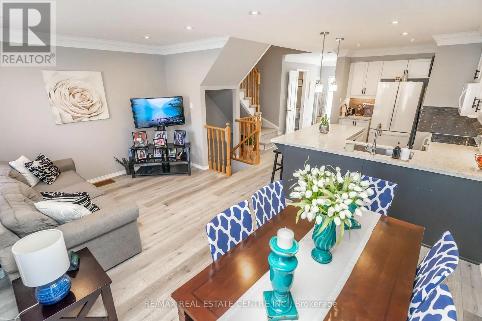 96 HENDERSON CRESCENT
