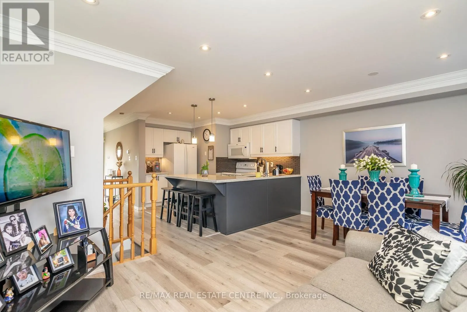 96 HENDERSON CRESCENT
