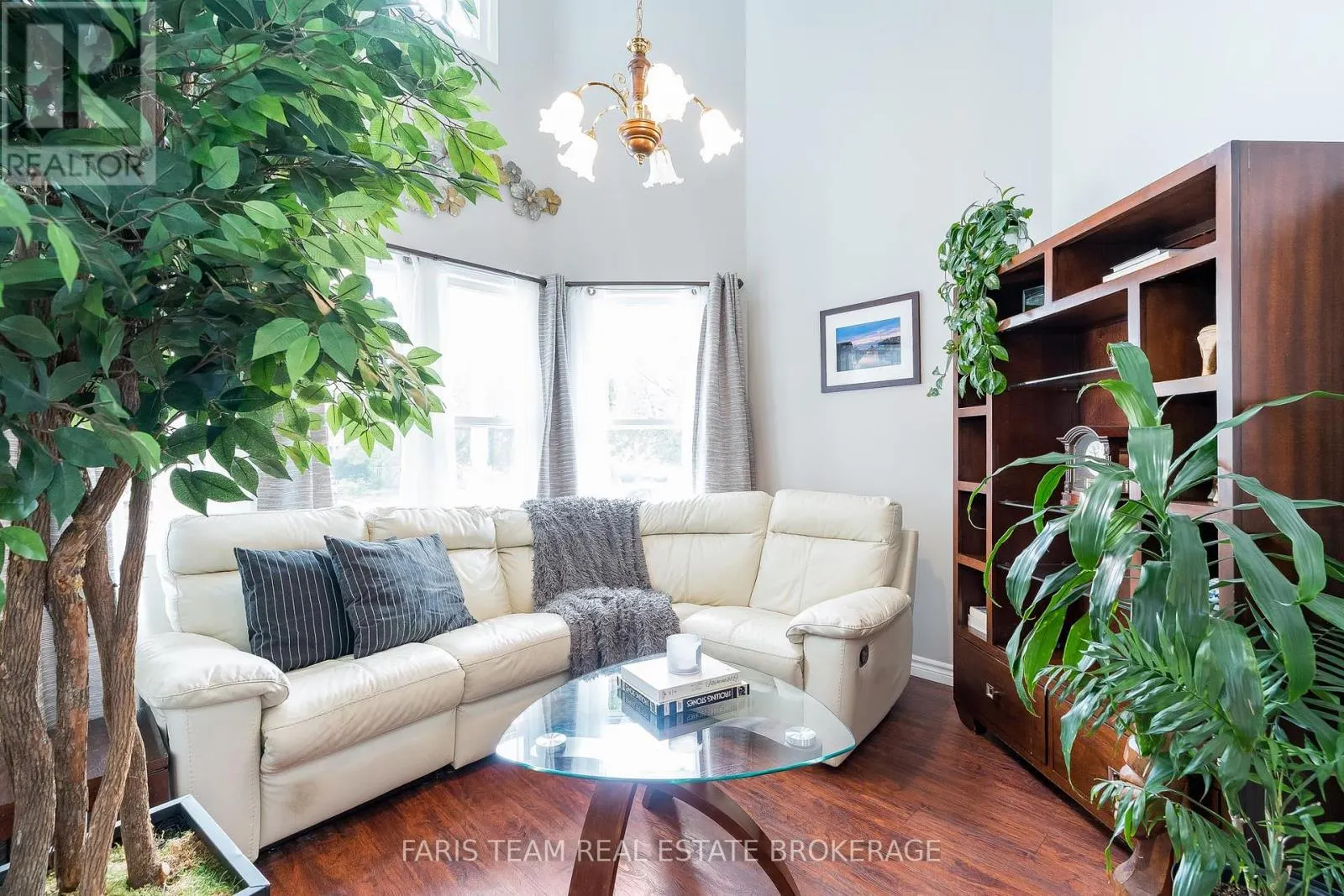 963 LINDEN STREET