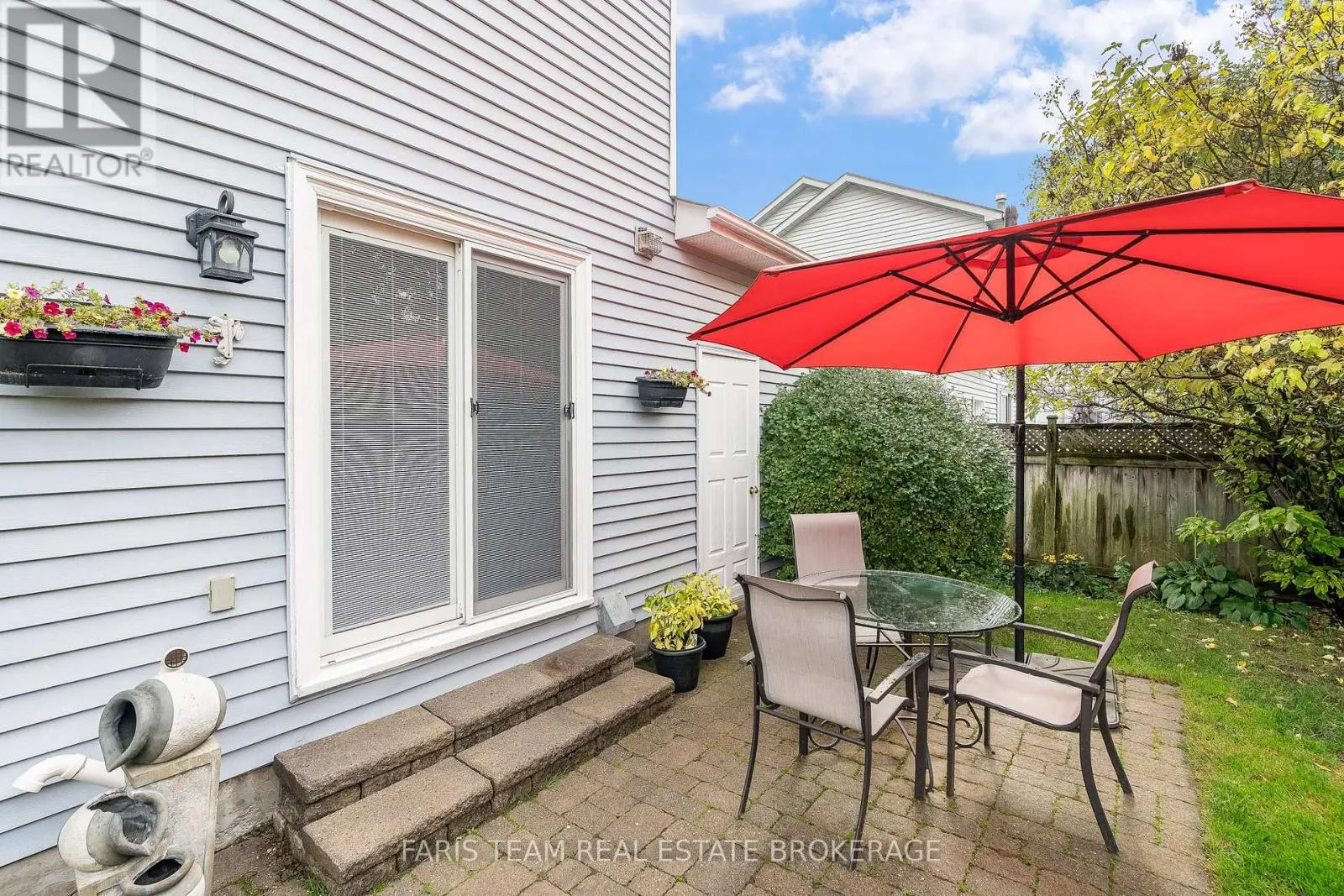 963 LINDEN STREET