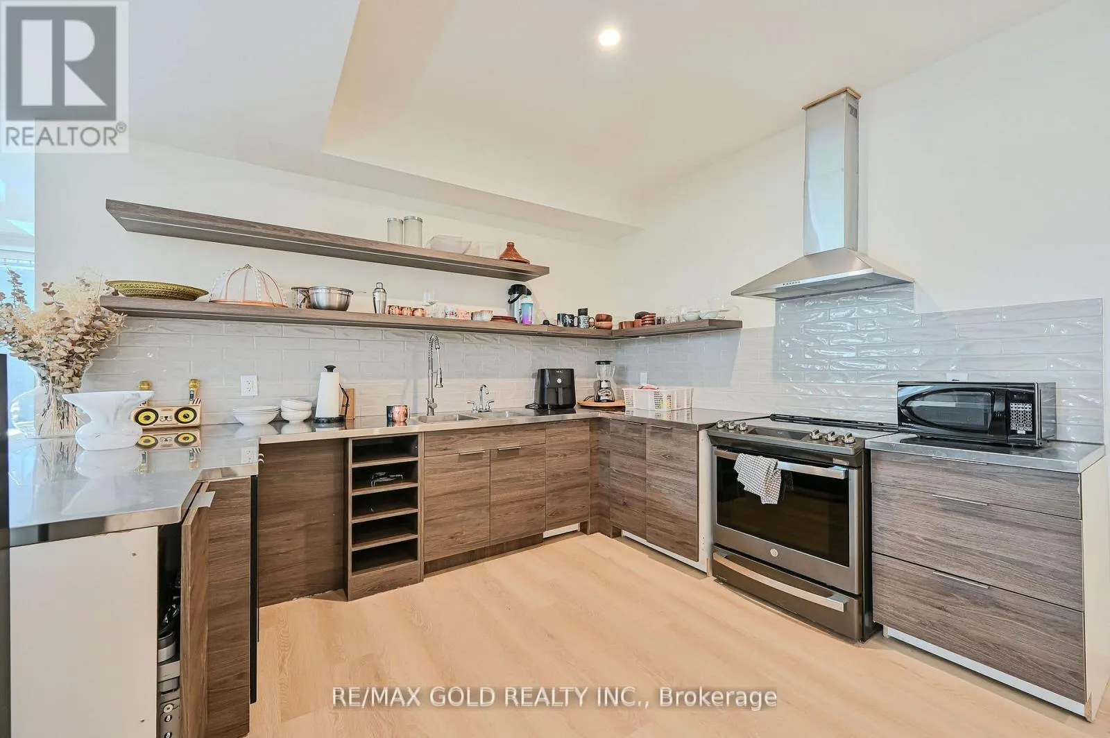 48 SYLVADENE PARKWAY