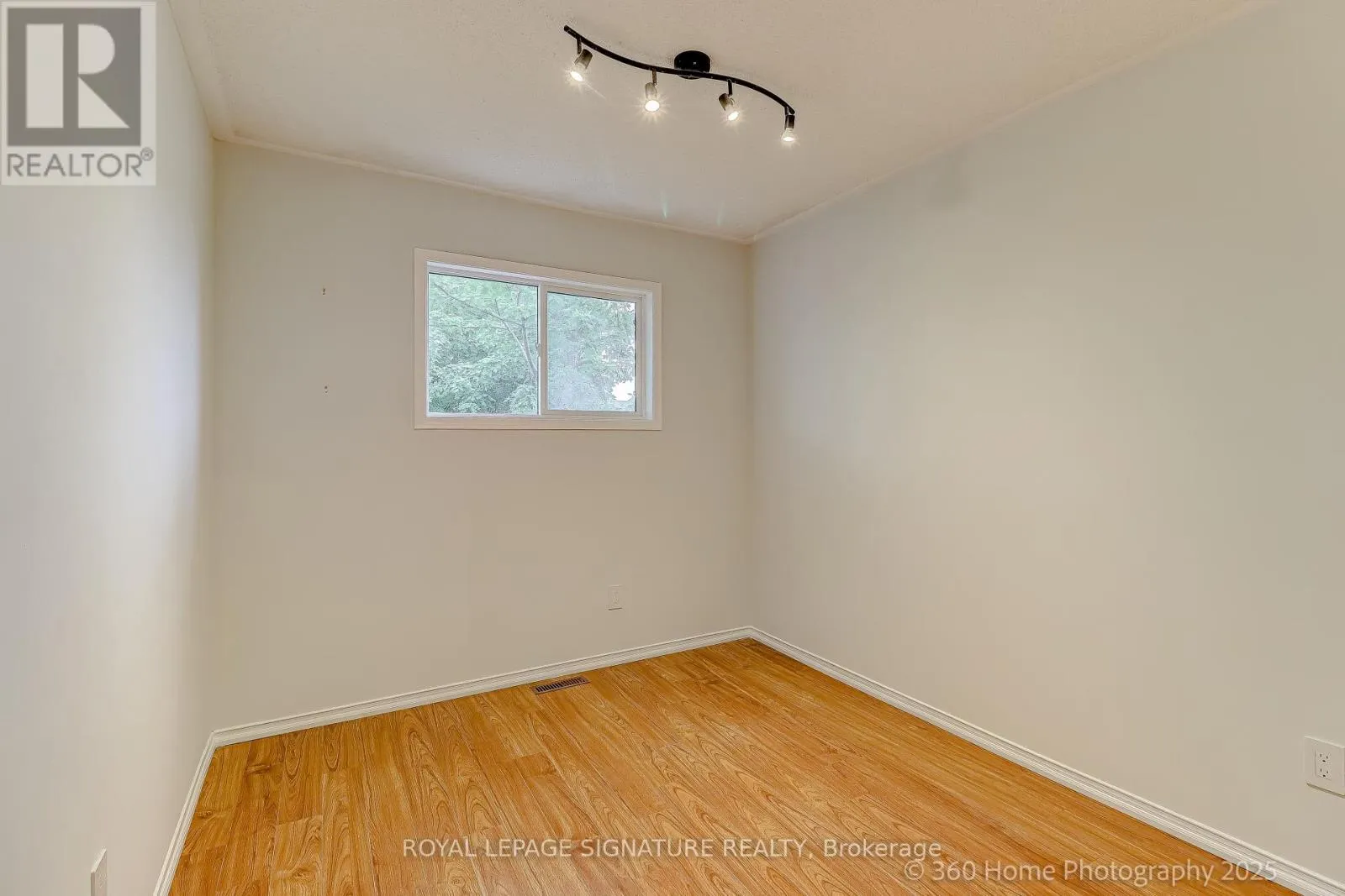 135 KELSO CRESCENT