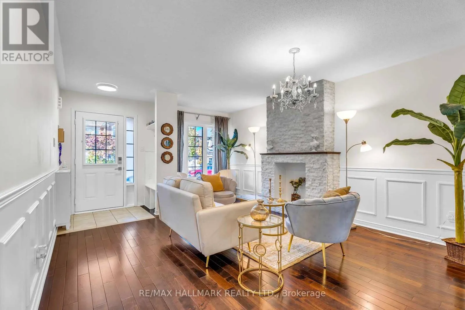 56 WESTCLIFFE CRESCENT