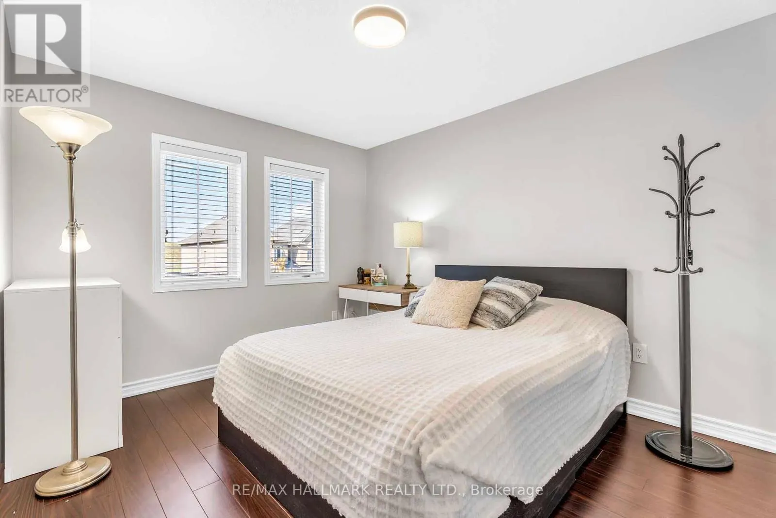 56 WESTCLIFFE CRESCENT