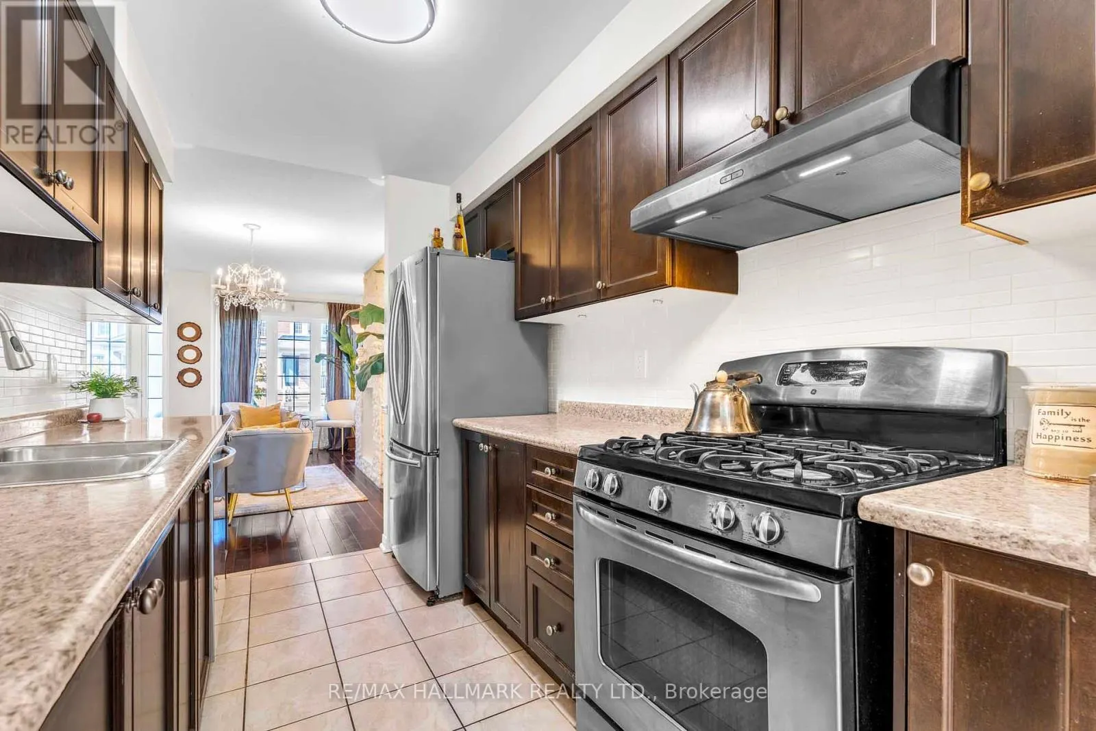 56 WESTCLIFFE CRESCENT