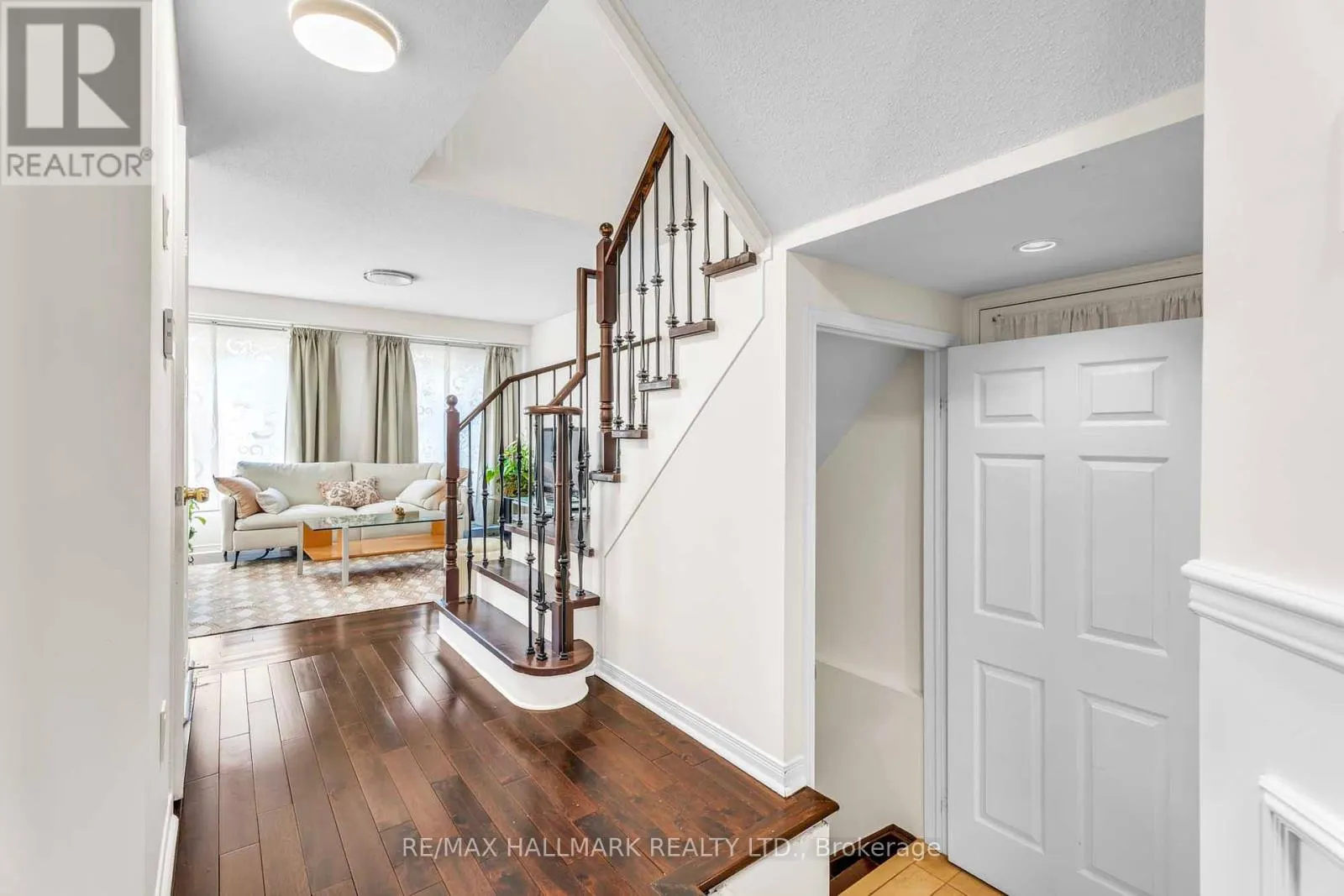 56 WESTCLIFFE CRESCENT