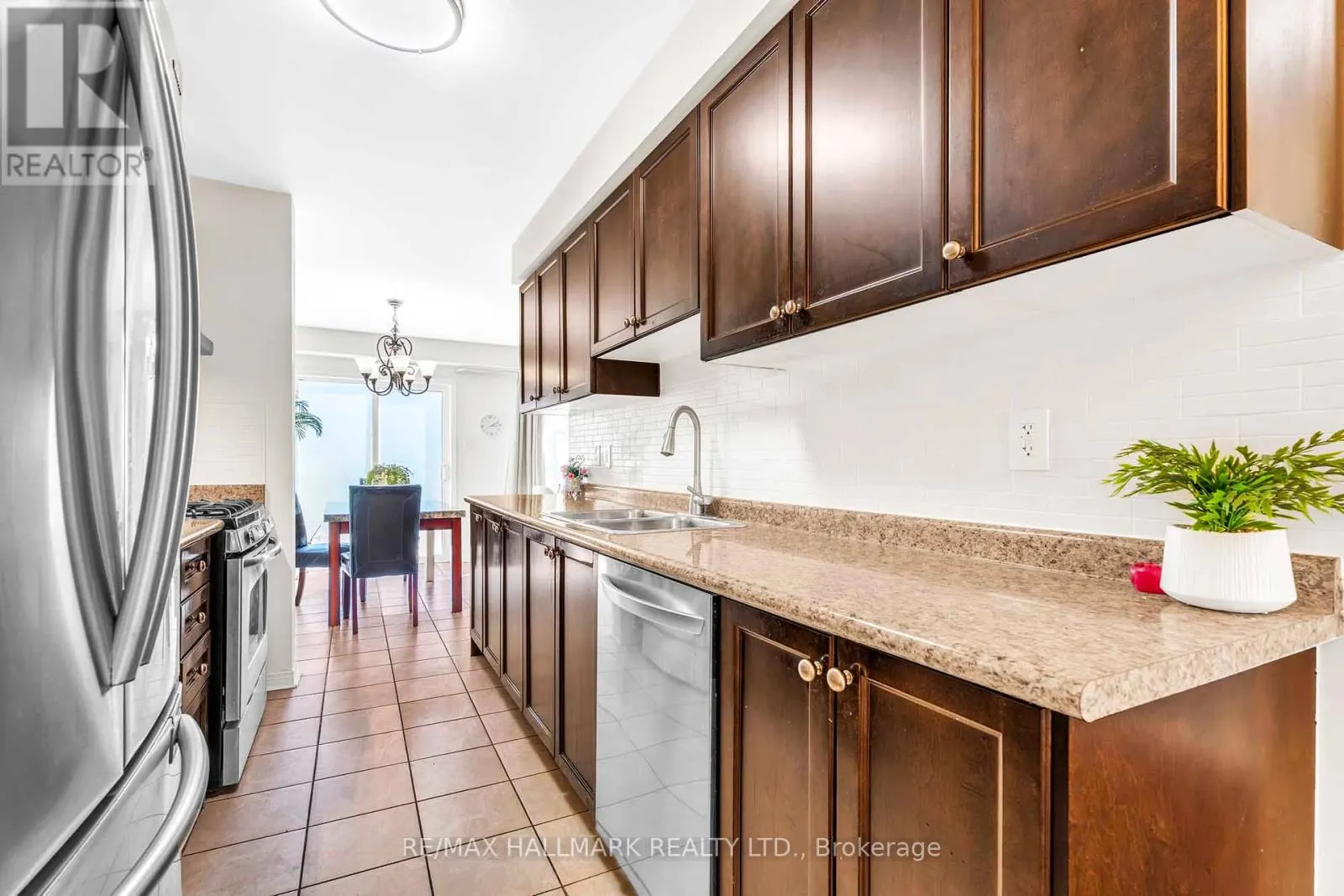 56 WESTCLIFFE CRESCENT