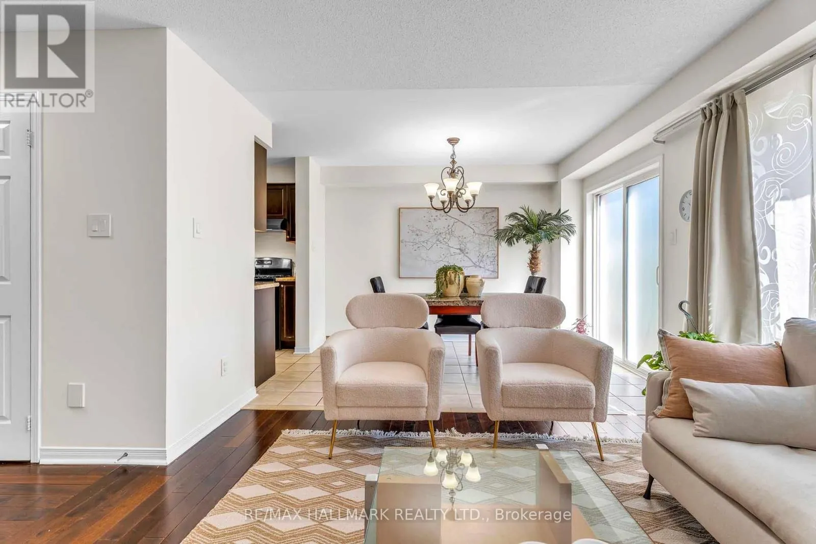 56 WESTCLIFFE CRESCENT