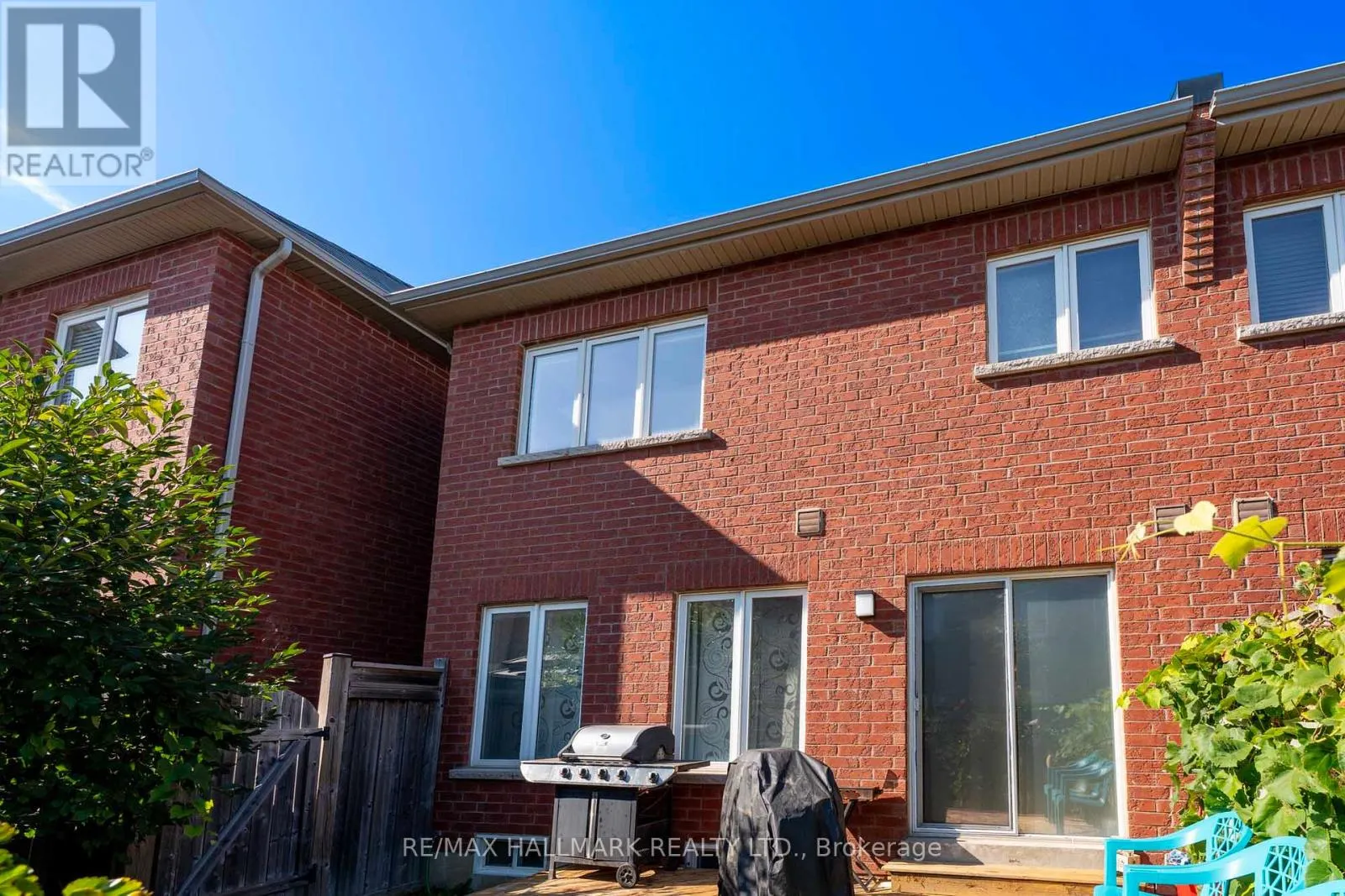 56 WESTCLIFFE CRESCENT