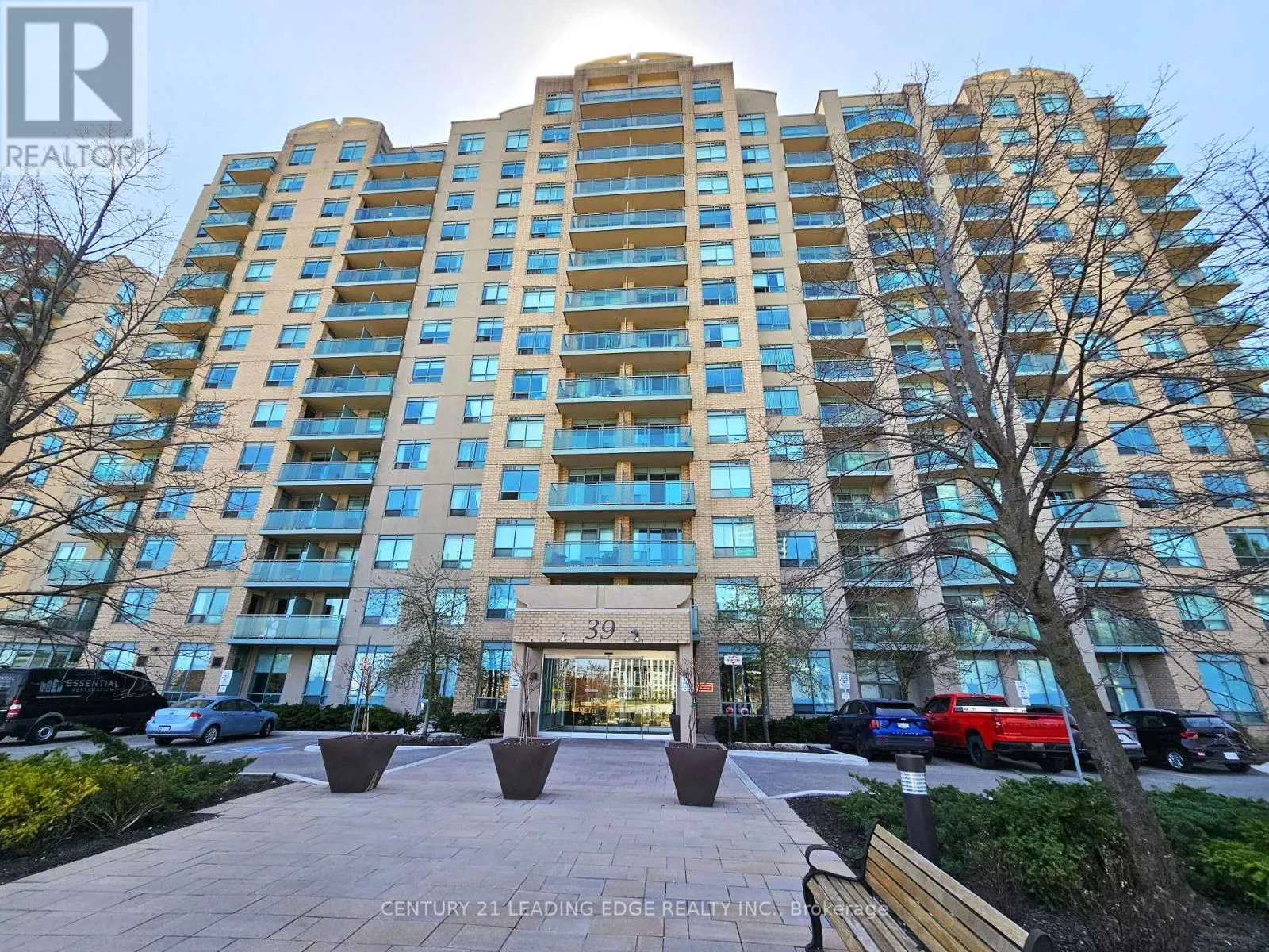 307 - 39 ONEIDA CRESCENT