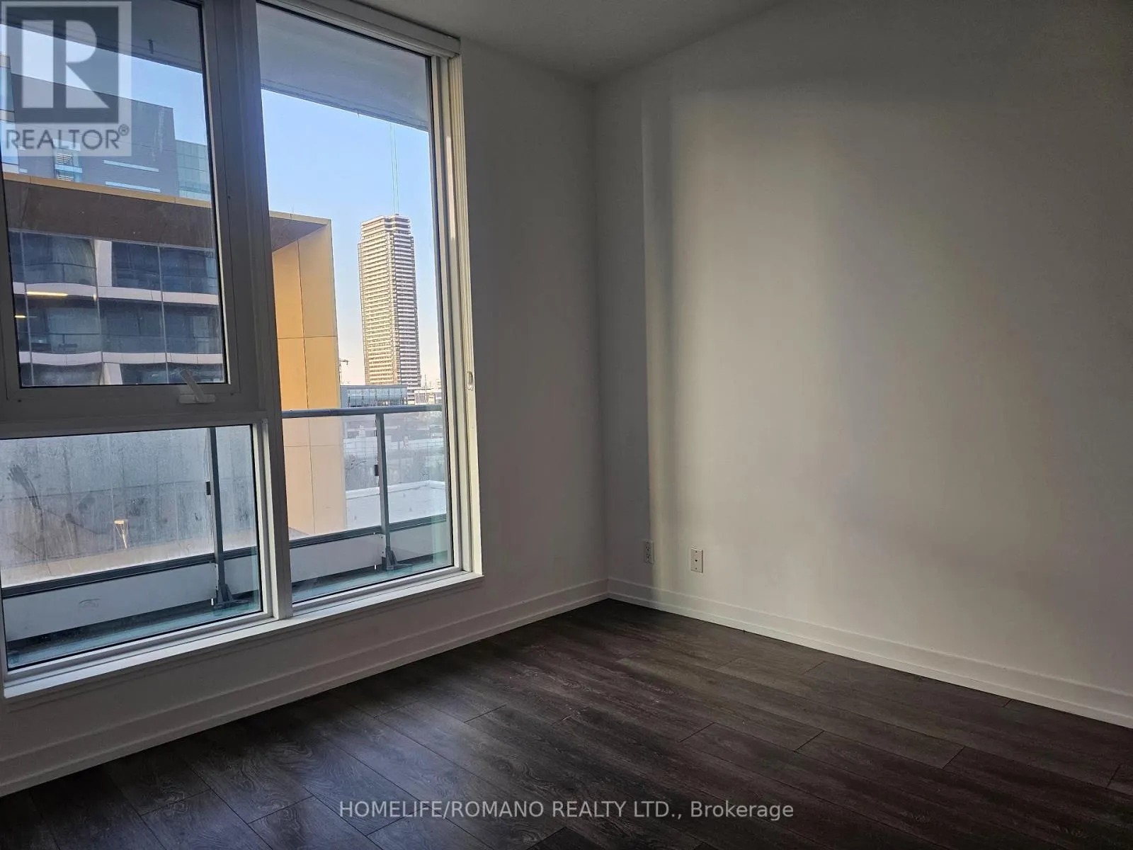 503 - 5 BUTTERMILL AVENUE