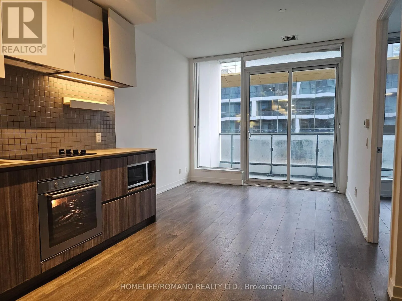 503 - 5 BUTTERMILL AVENUE