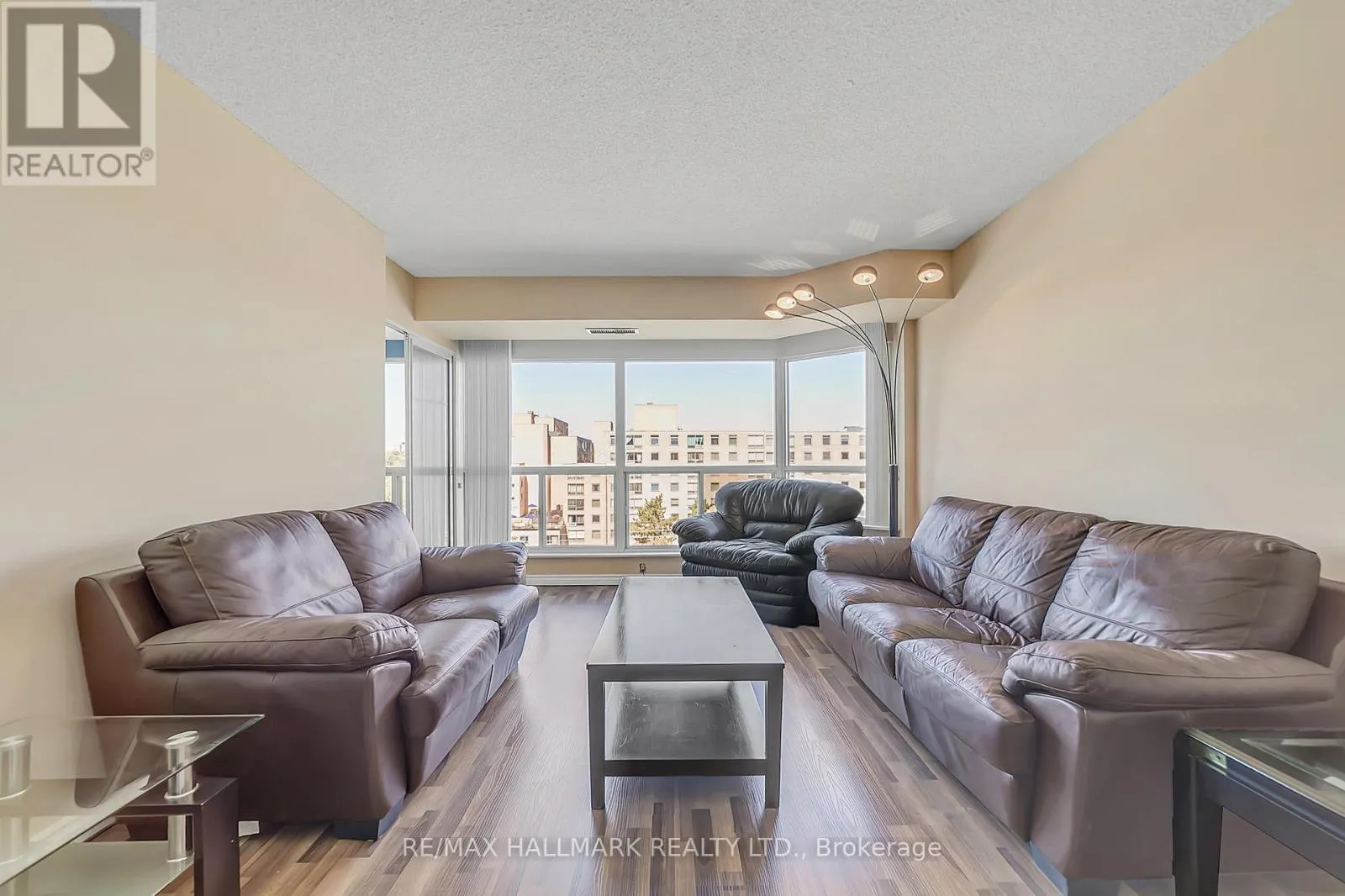 805 - 309 MAJOR MACKENZIE DRIVE E