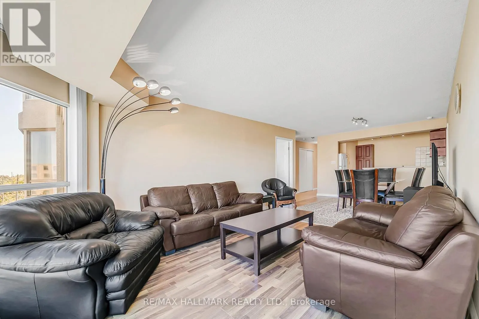 805 - 309 MAJOR MACKENZIE DRIVE E