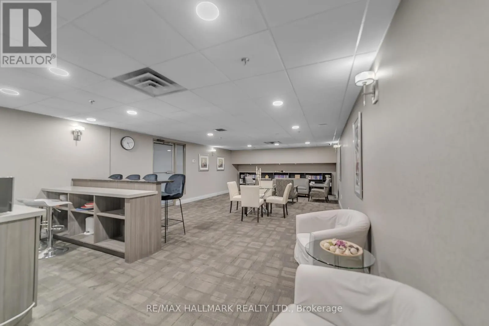 805 - 309 MAJOR MACKENZIE DRIVE E