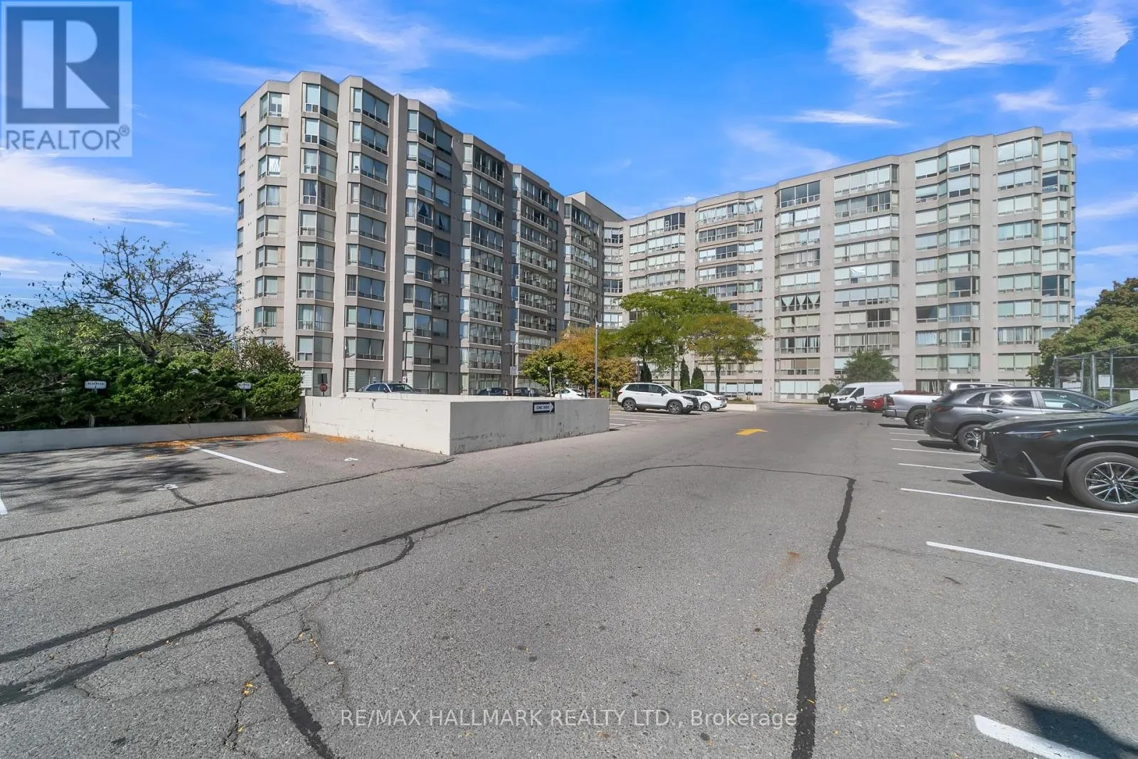 805 - 309 MAJOR MACKENZIE DRIVE E