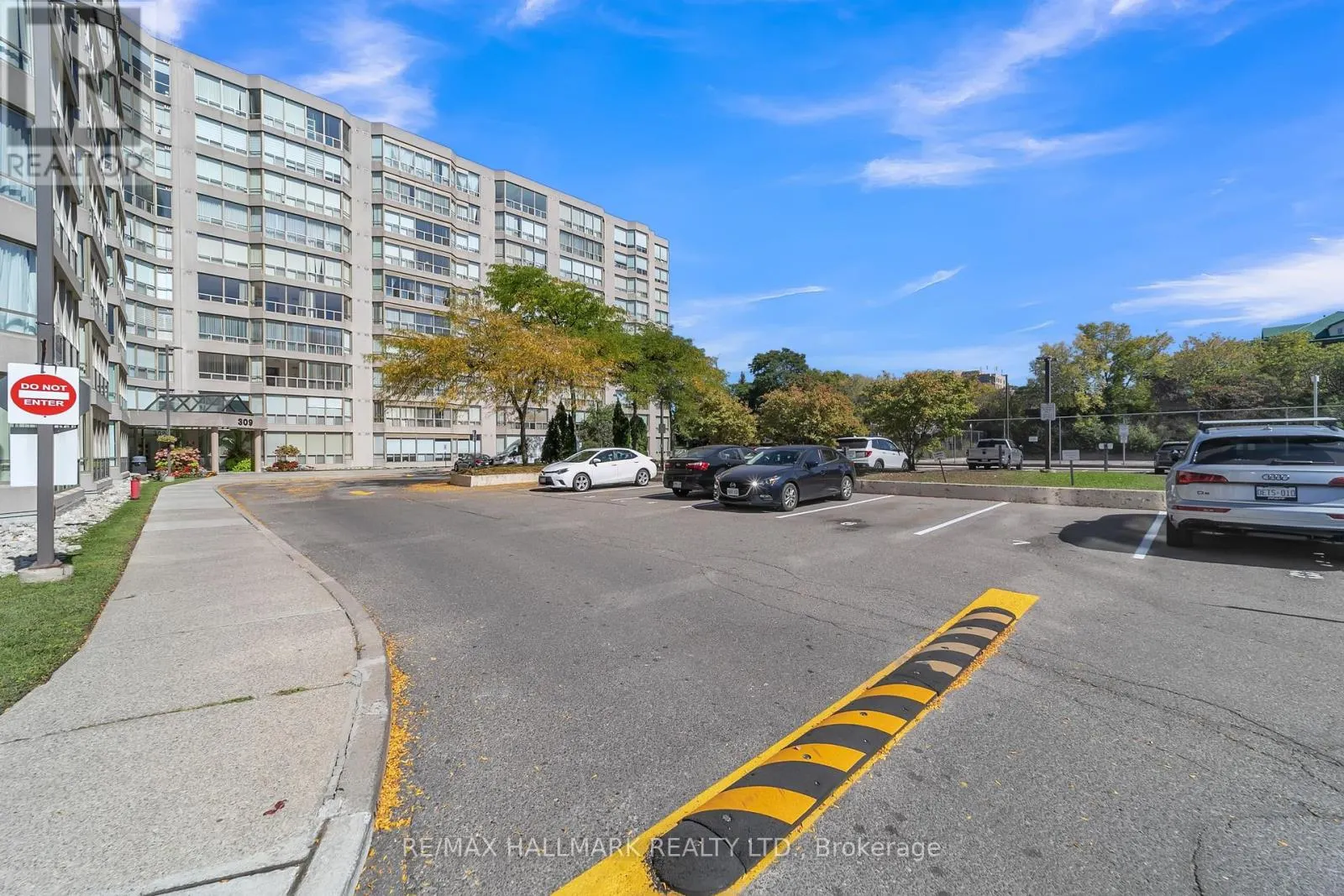 805 - 309 MAJOR MACKENZIE DRIVE E