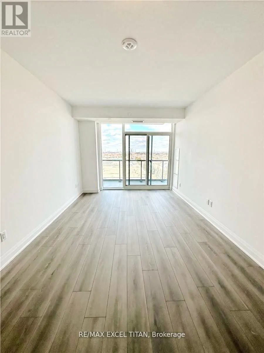 712 - 10 GATINEAU DRIVE