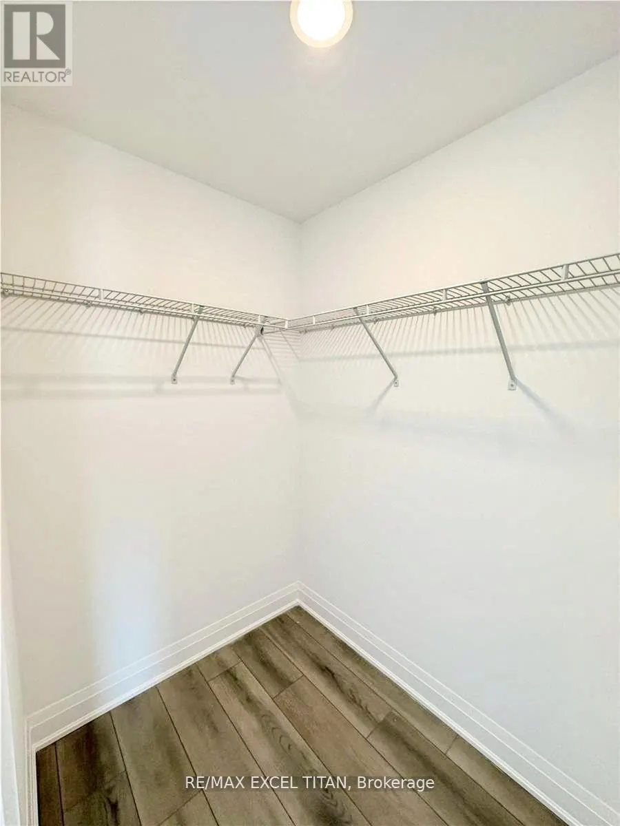 712 - 10 GATINEAU DRIVE
