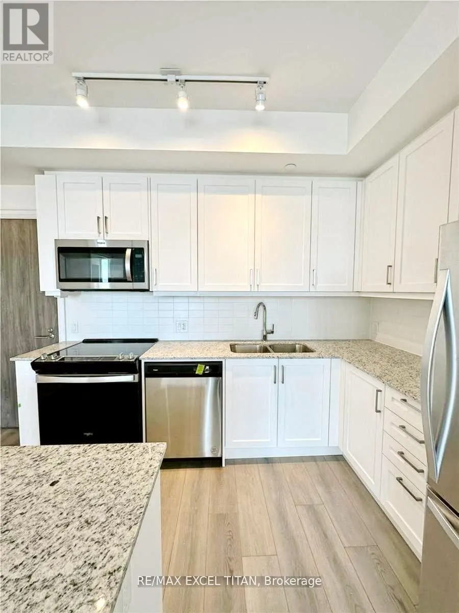 712 - 10 GATINEAU DRIVE
