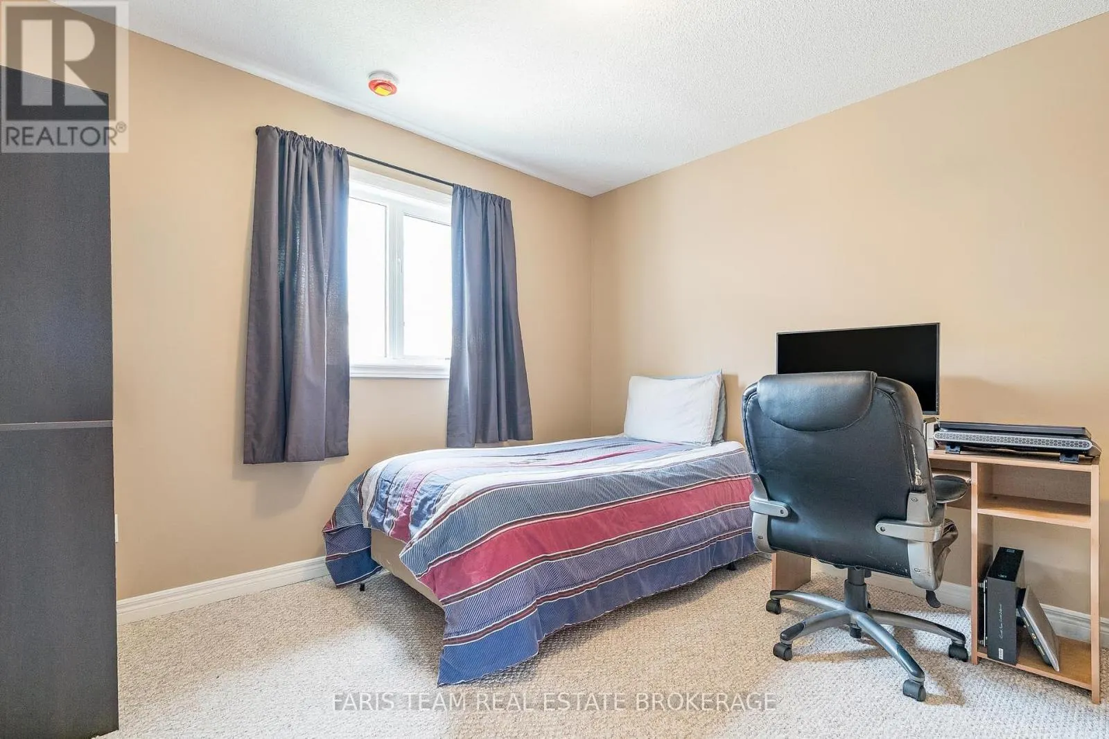 1006 LESLIE DRIVE