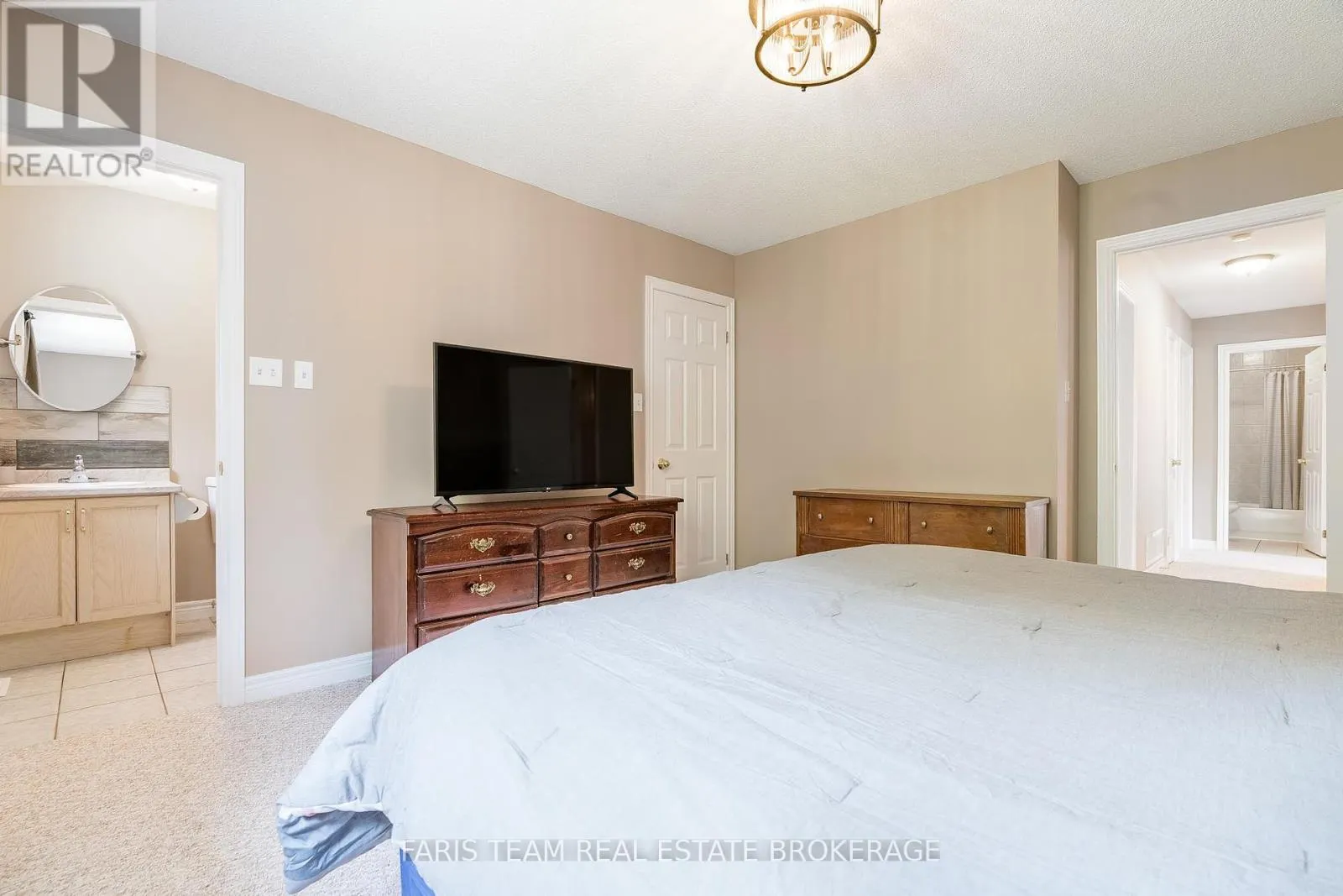 1006 LESLIE DRIVE