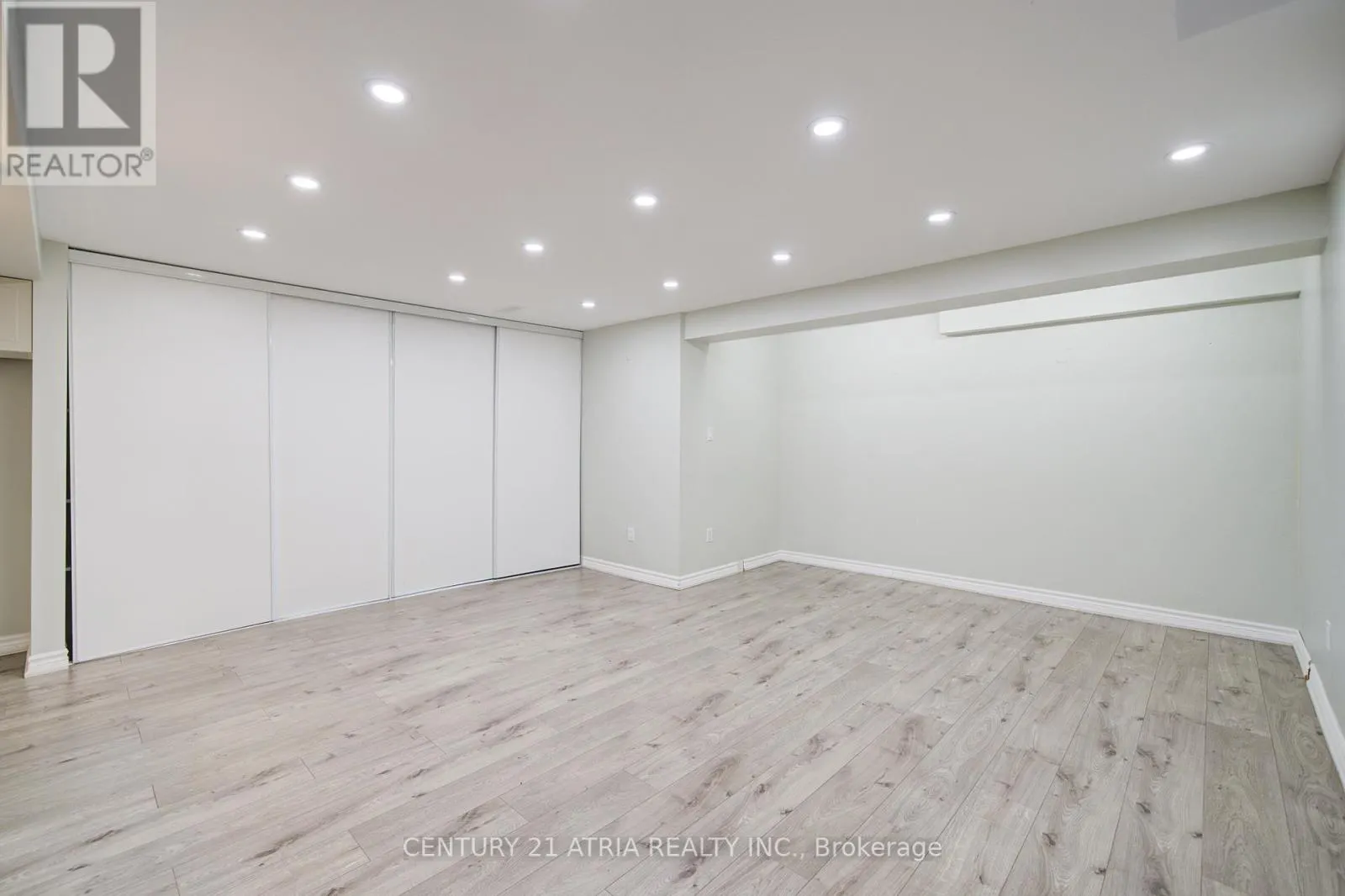 22 PENINSULA CRESCENT