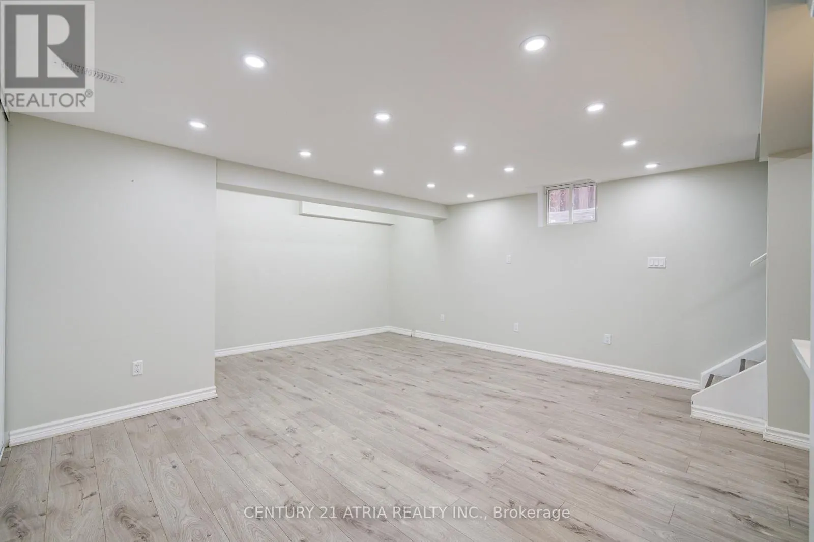 22 PENINSULA CRESCENT