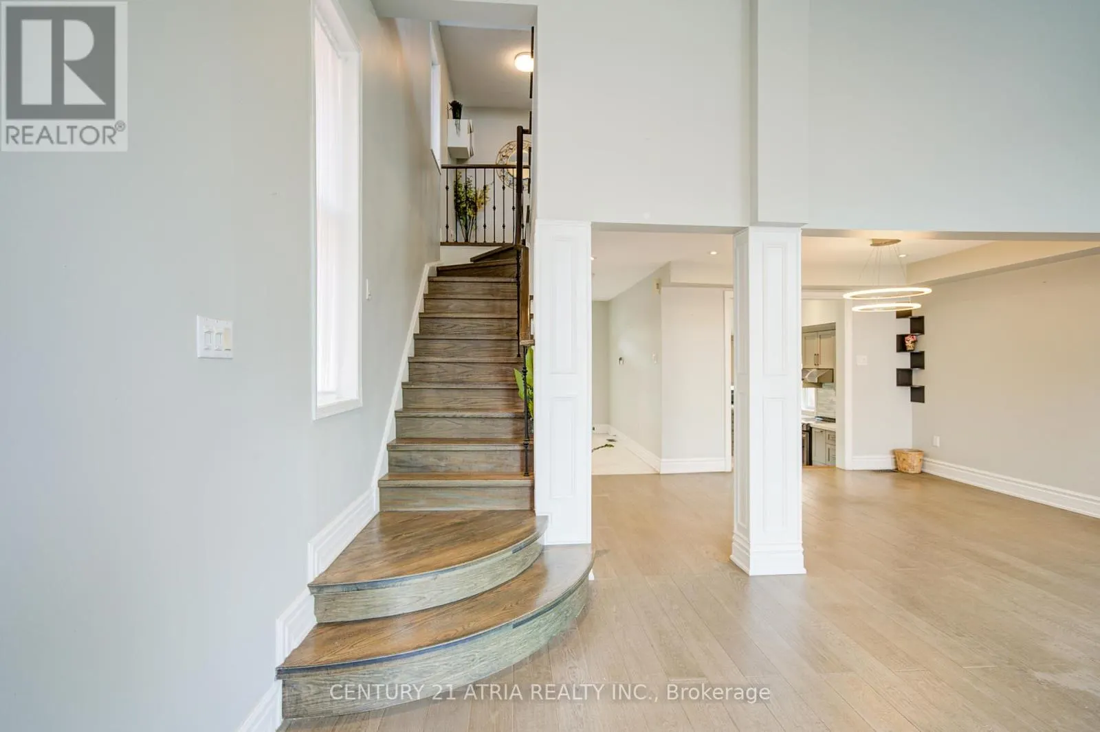 22 PENINSULA CRESCENT