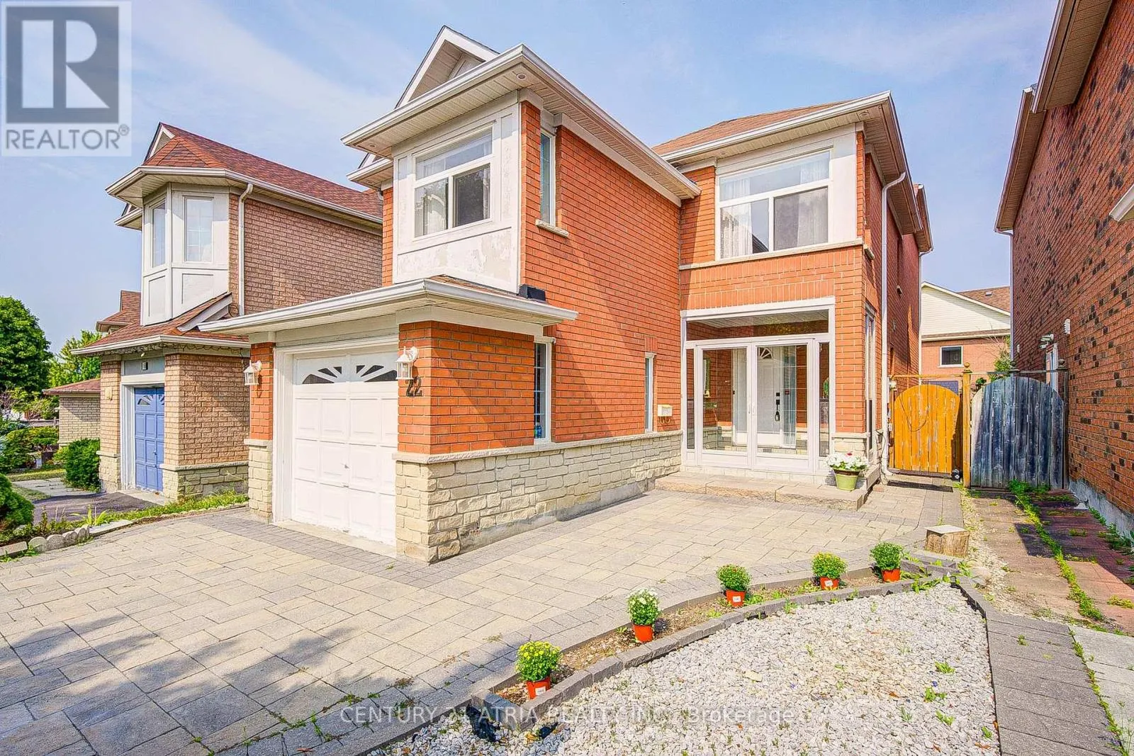 22 PENINSULA CRESCENT