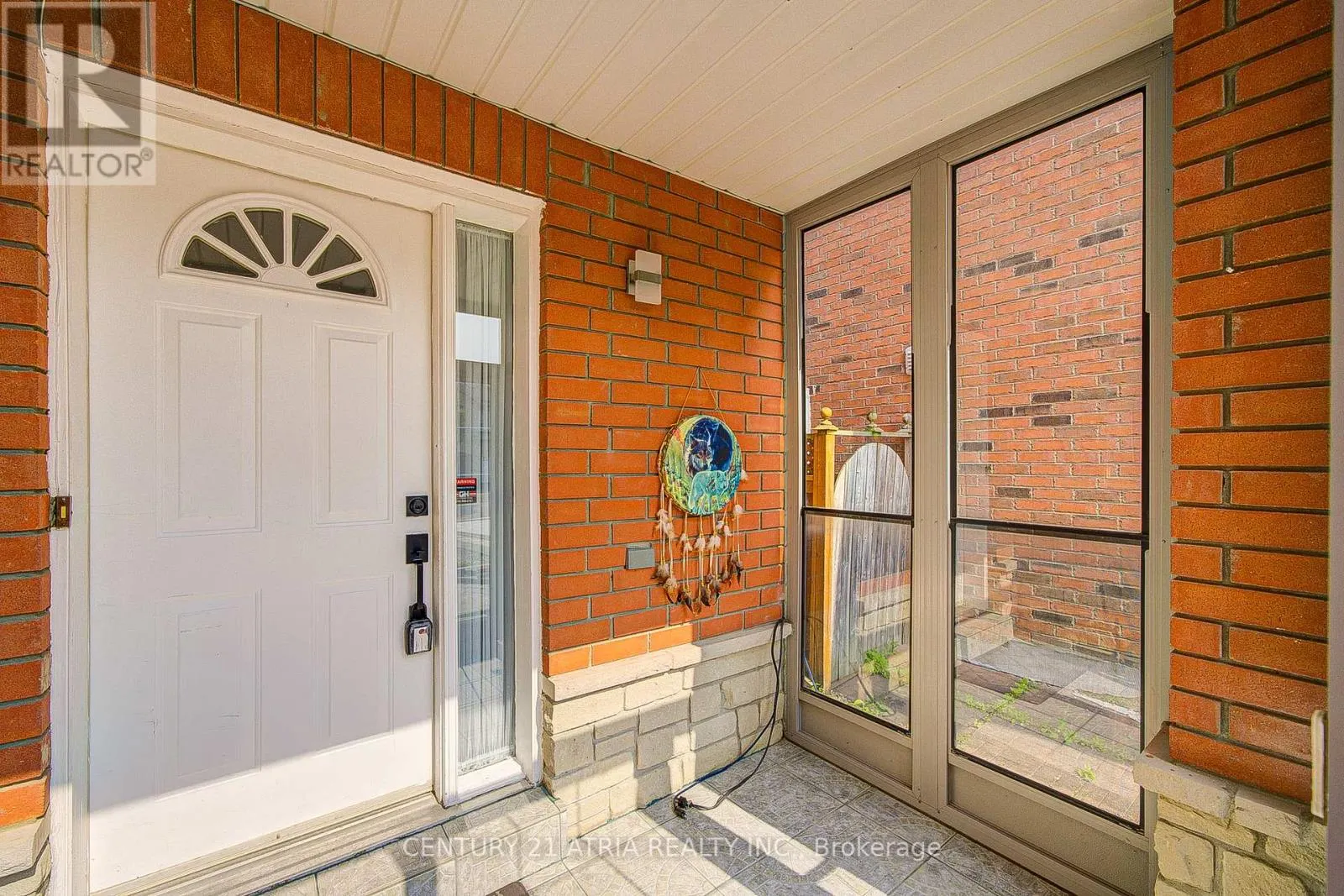 22 PENINSULA CRESCENT