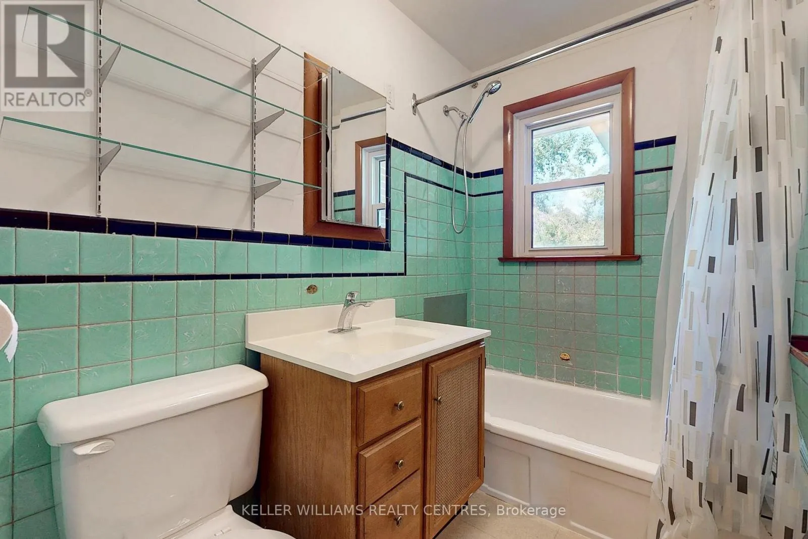 UNIT A - 252 ELGIN MILLS ROAD W