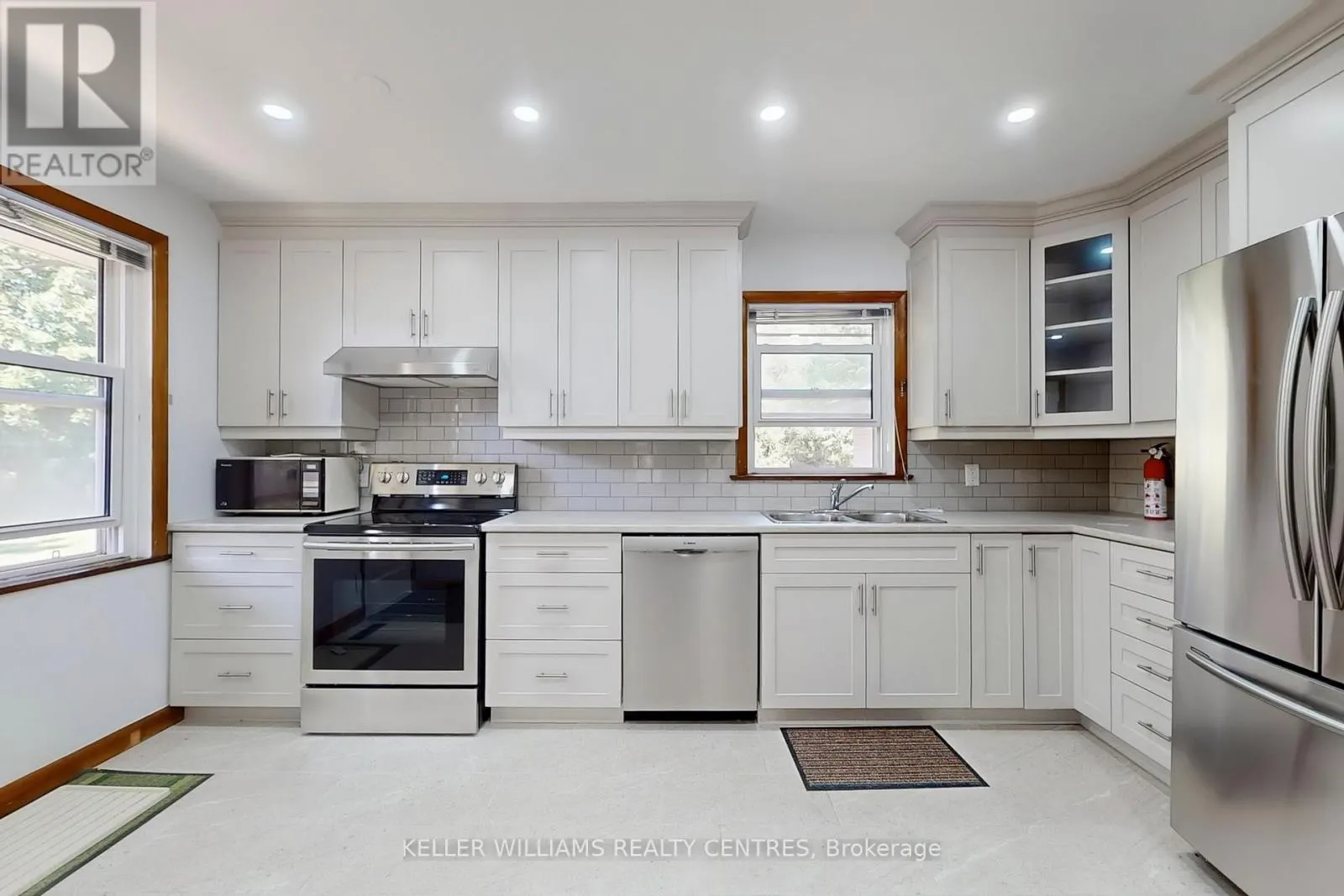 UNIT A - 252 ELGIN MILLS ROAD W
