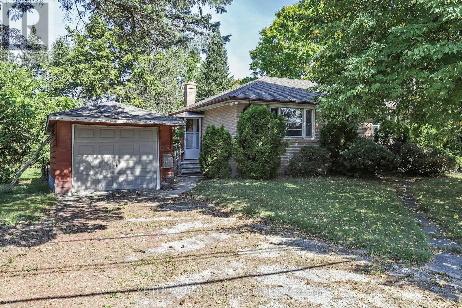 UNIT A - 252 ELGIN MILLS ROAD W