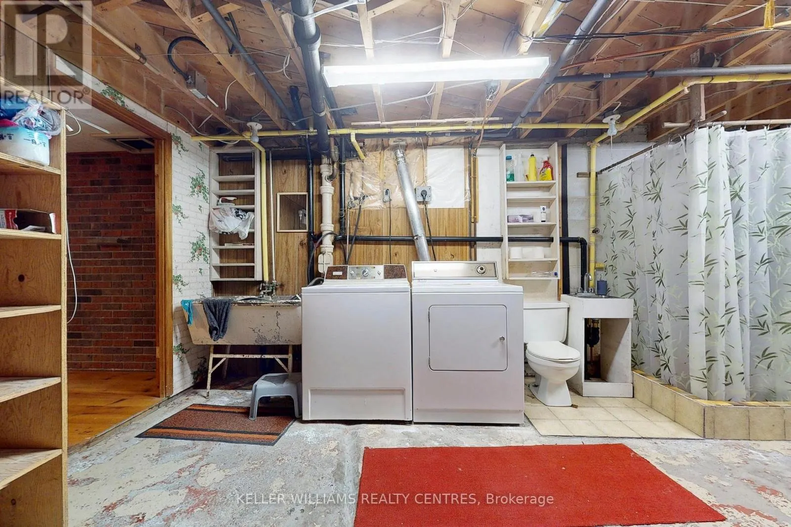 UNIT A - 252 ELGIN MILLS ROAD W