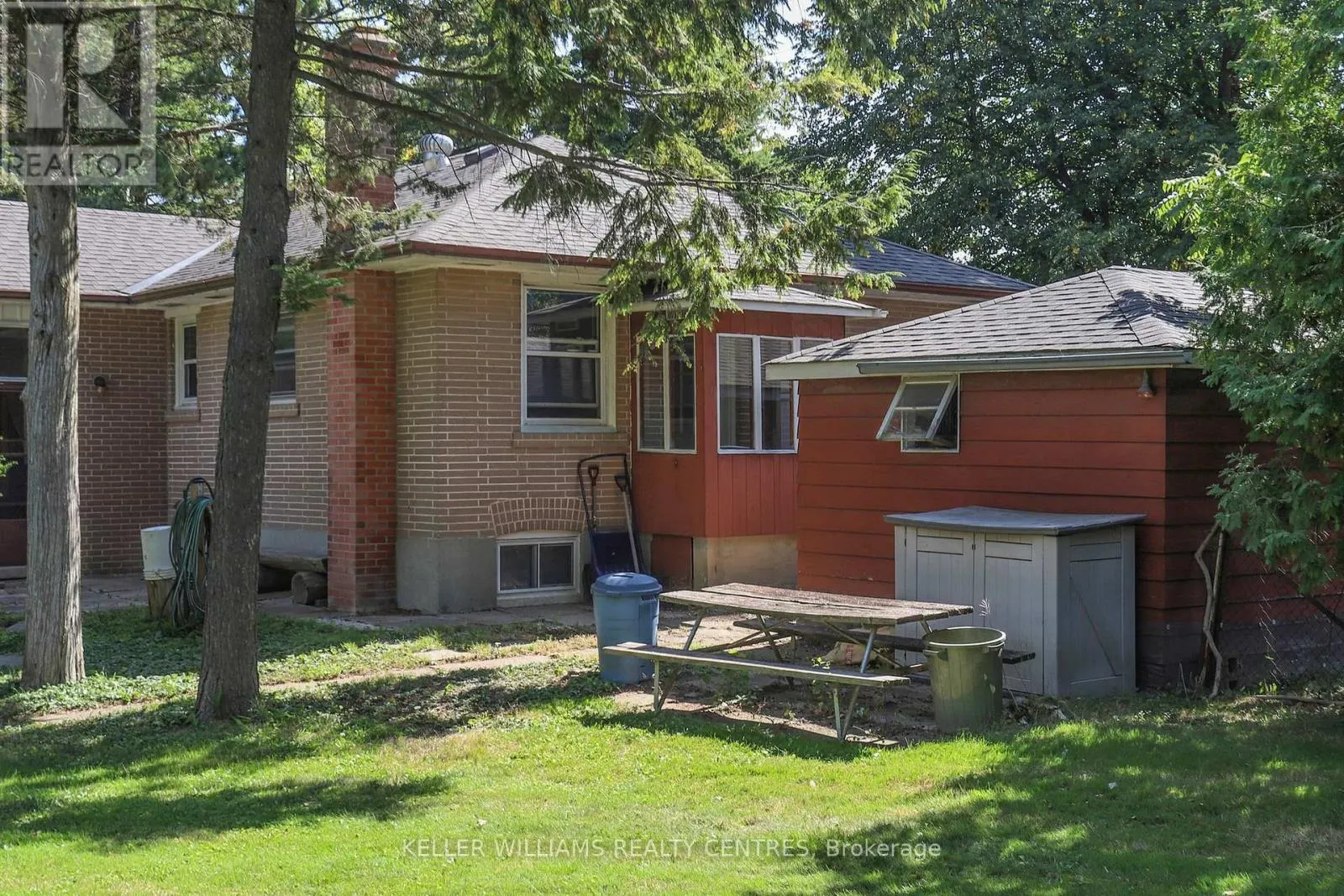 UNIT A - 252 ELGIN MILLS ROAD W