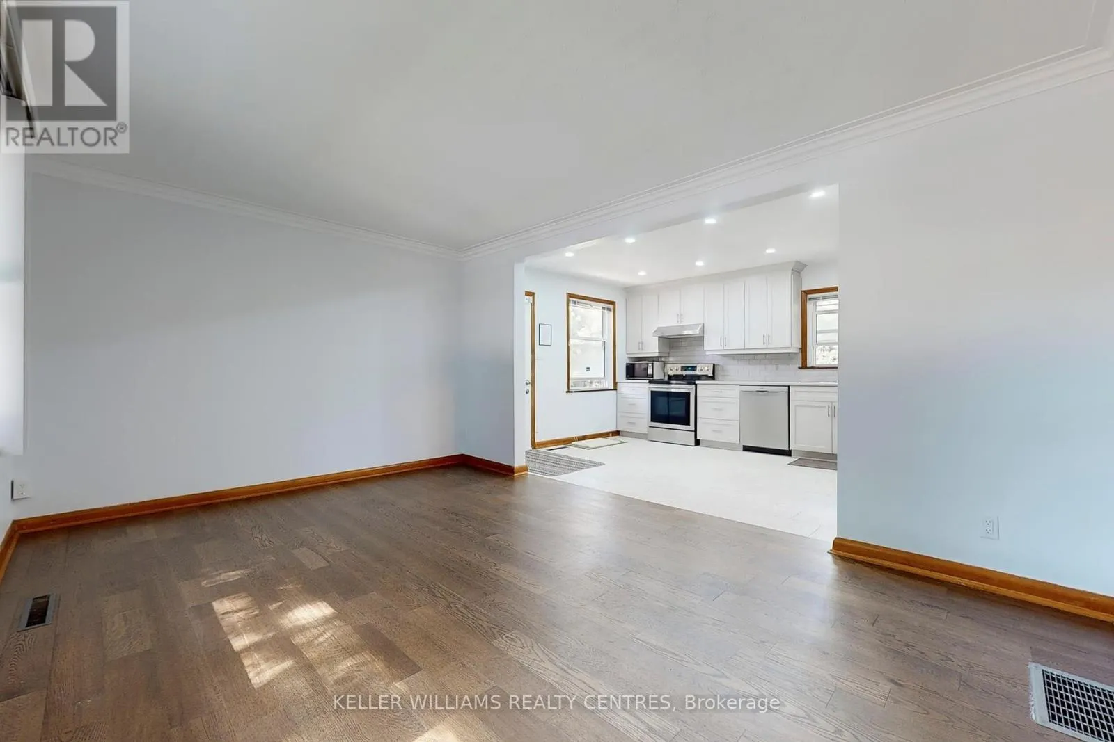 UNIT A - 252 ELGIN MILLS ROAD W