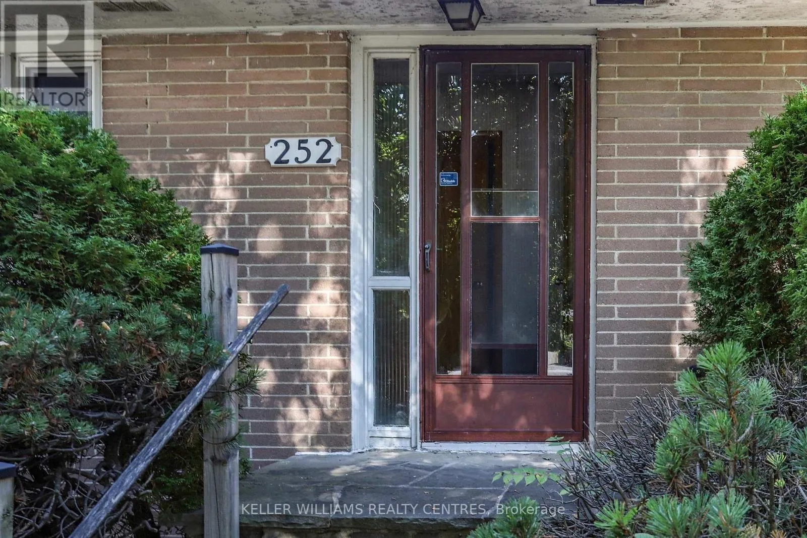 UNIT A - 252 ELGIN MILLS ROAD W