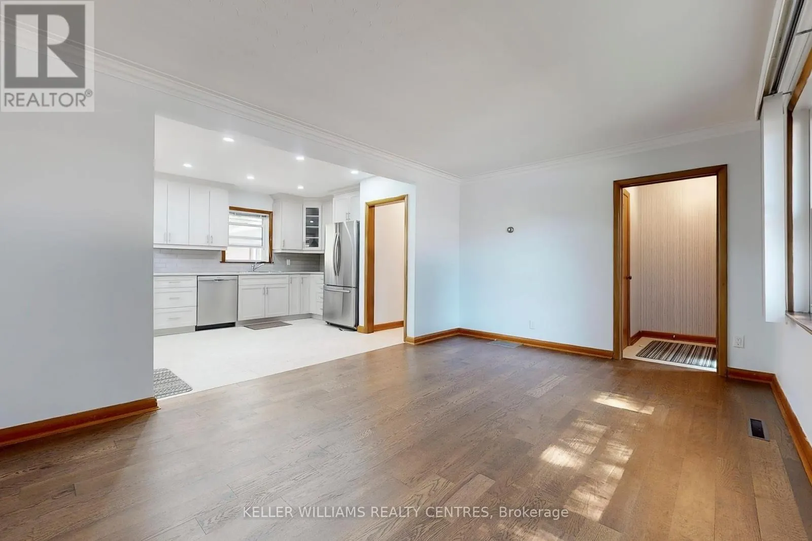 UNIT A - 252 ELGIN MILLS ROAD W