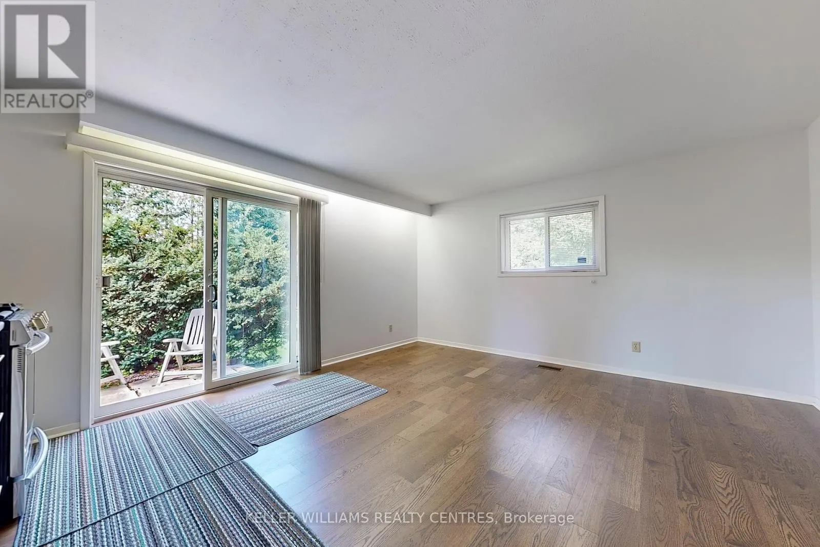 UNIT B - 252 ELGIN MILLS ROAD W