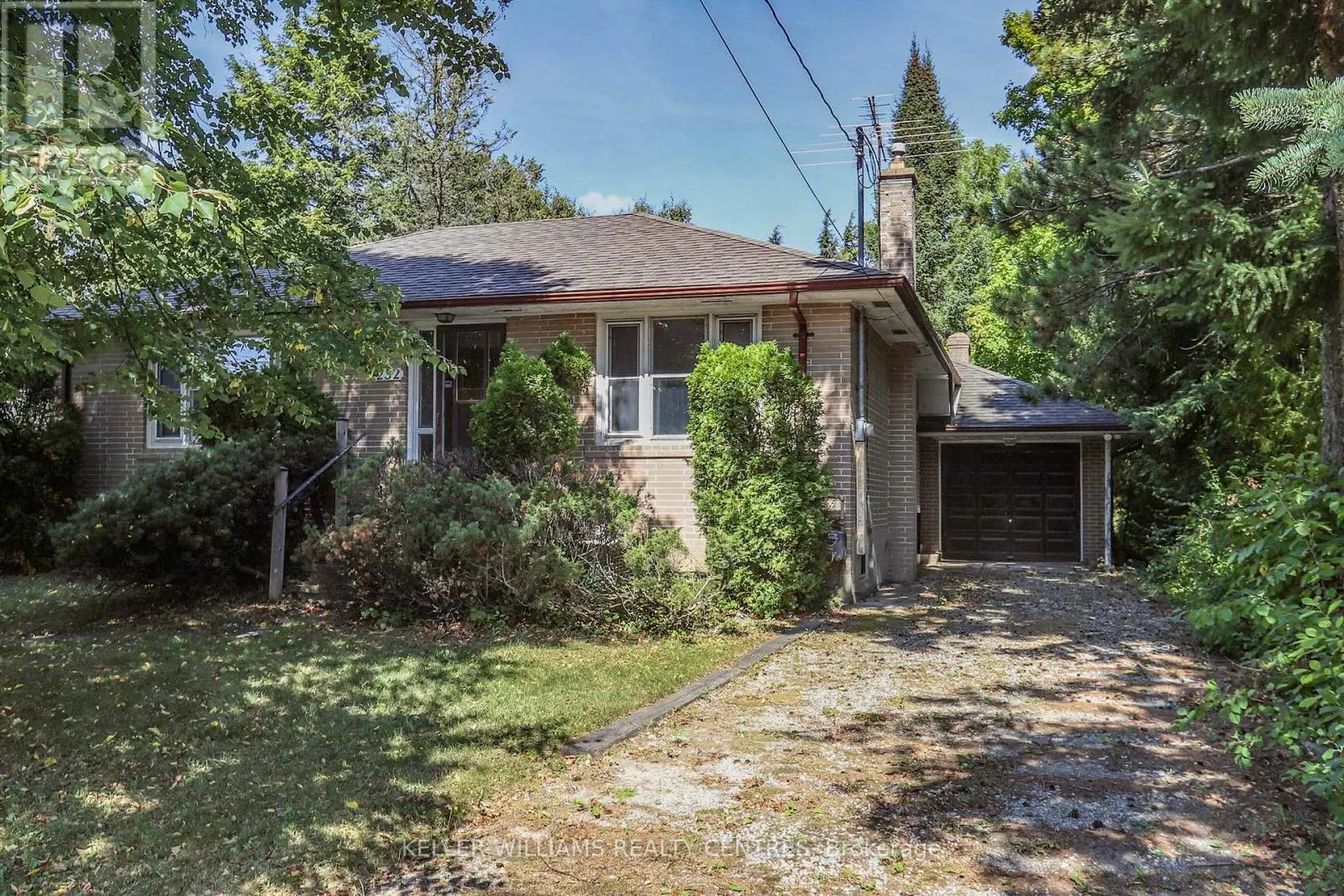 UNIT B - 252 ELGIN MILLS ROAD W