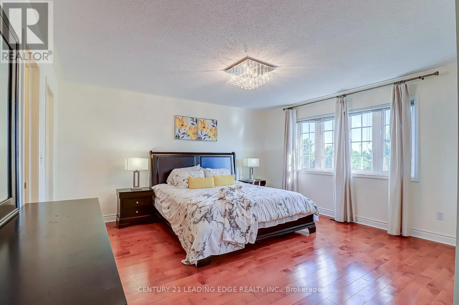 37 WILTSHIRE DRIVE