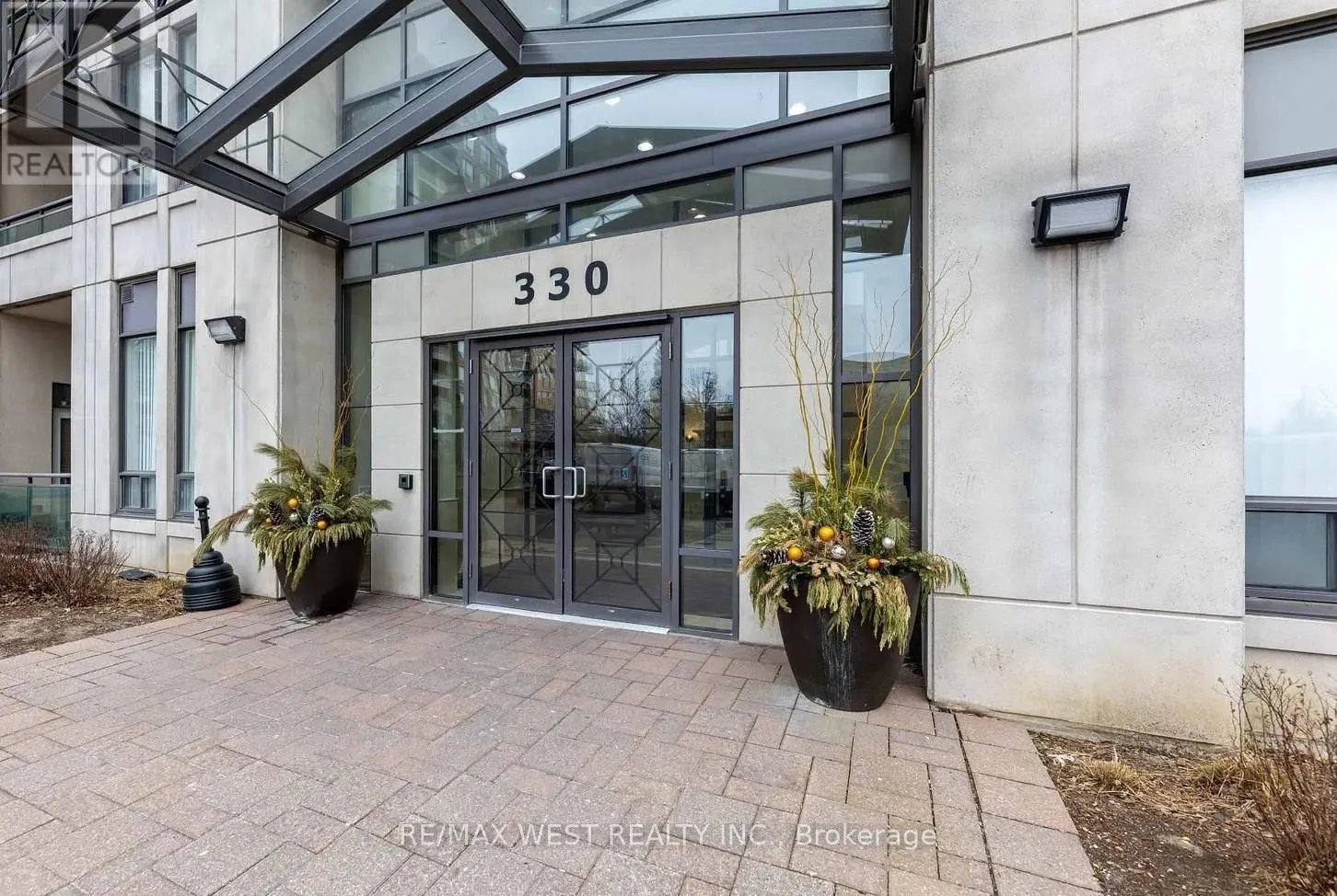 512 - 330 RED MAPLE ROAD W